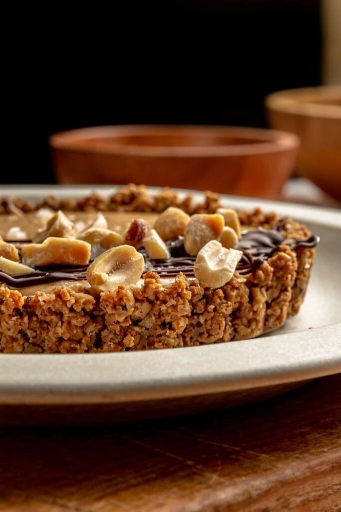 Fıstık Ezmeli Tart: Kurabiye Granola Tabanıyla Vazgeçilmez Bir Lezzet