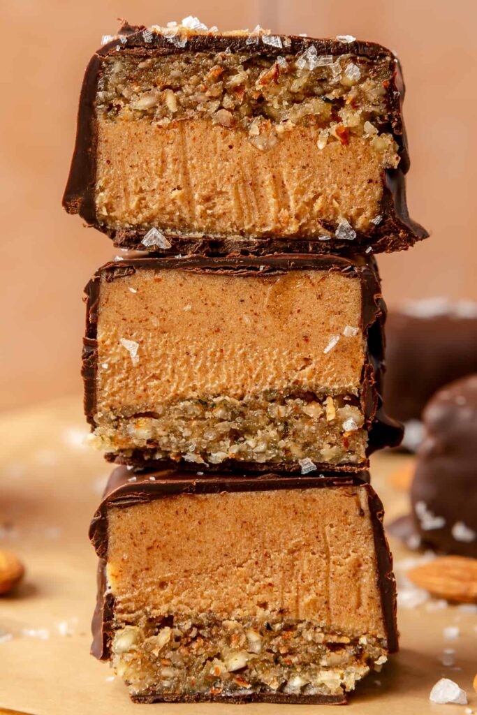 Sağlıklı Tatlı Krizi Çözümü: Ev Yapımı Çiğ Mars Bar Tarifi